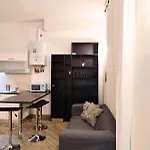 Hbhall Porta Romana Apartment